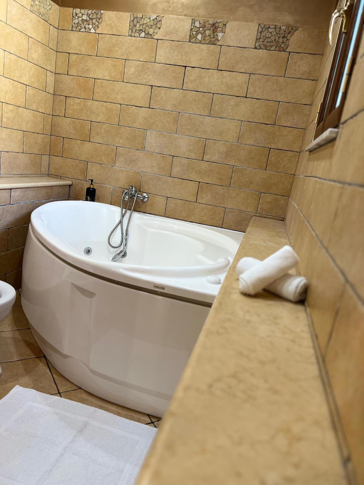 Bacio Del Sole Apartment ปาแลร์โม ภายนอก รูปภาพ
